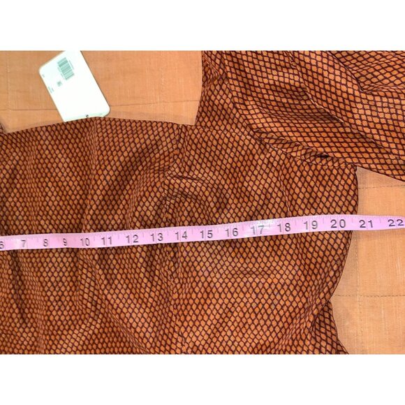 NWT Levis Rust Patterned Puff Sleeve Smocked Open Back Women's Top Size 2X - Picture 7 of 9